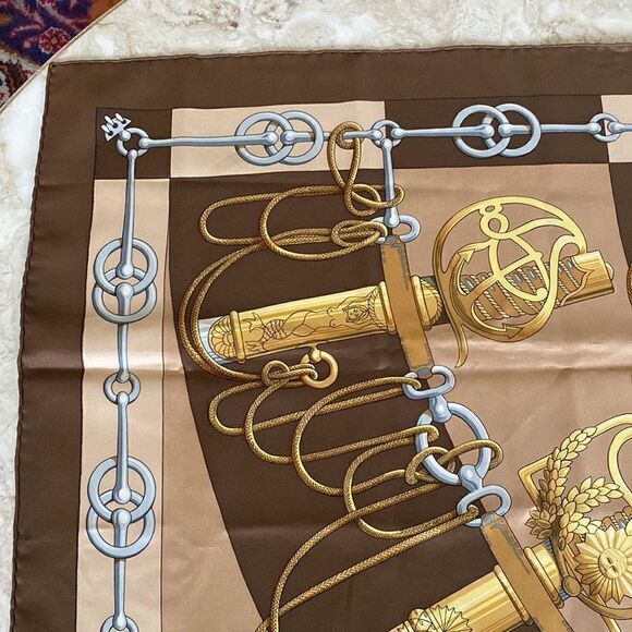 Authentic Hermès Cliquetis Carre 90 Scarf Multicolour 100% Silk Vintage Browns - Picture 3 of 11